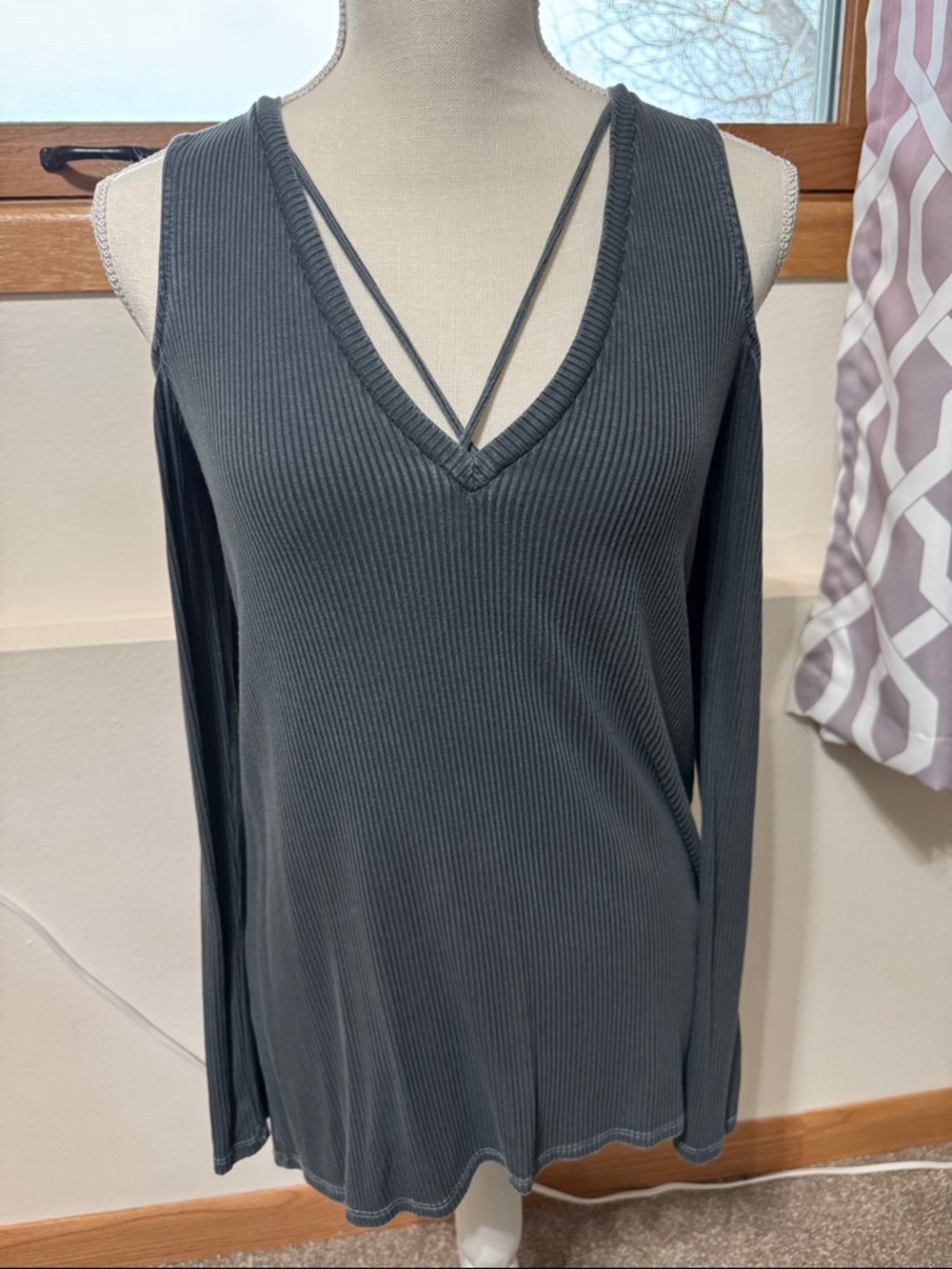 Ribbed V-Neck Cold Shoulder Top in Charcoal